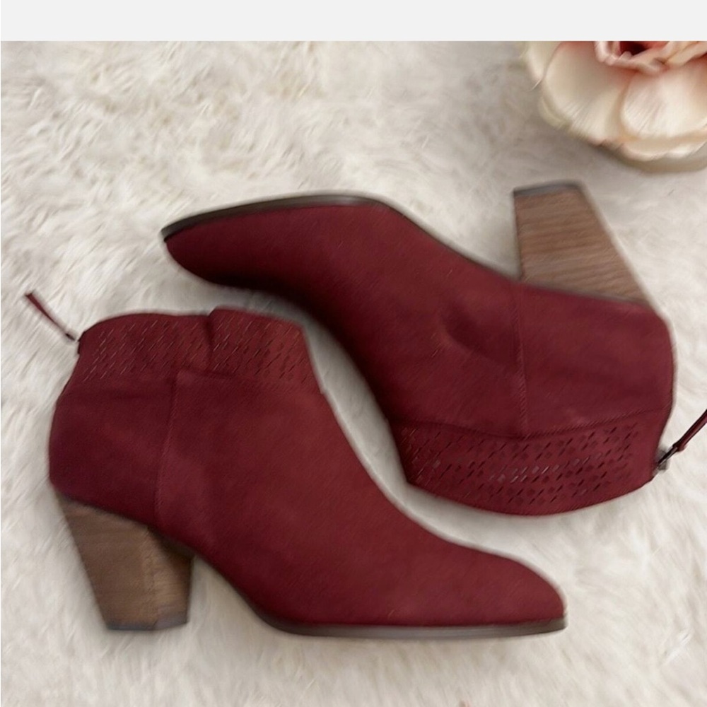 Women's Burgundy Ankle Boots - Picture 3 of 8